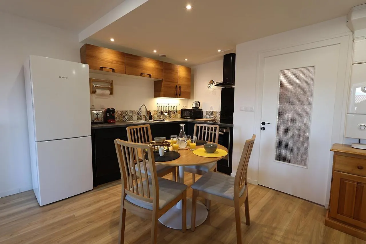 Appartement L'Ambre - 1 A 4P - Wifi Fibre - Parking Gratuit à Pont-dʼAin