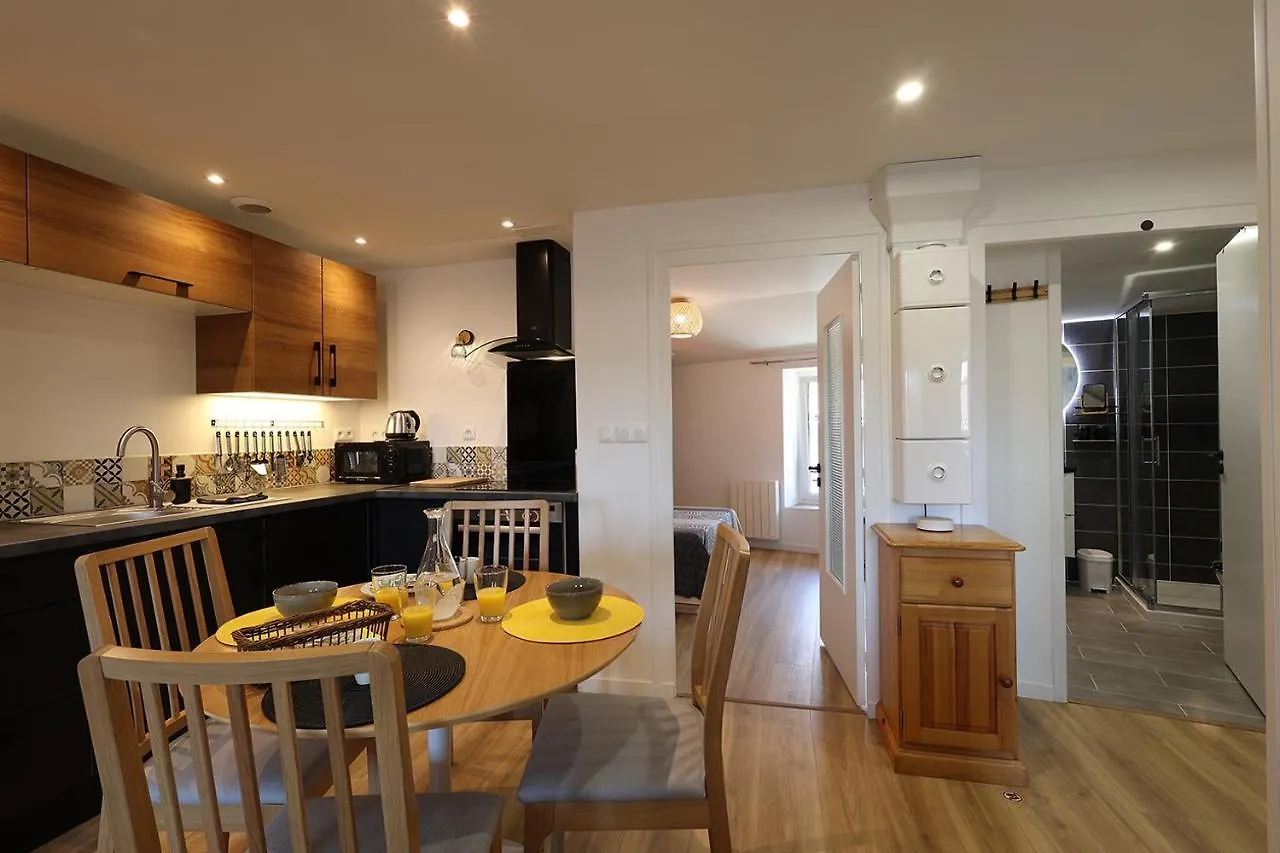 Appartement L'Ambre - 1 A 4P - Wifi Fibre - Parking Gratuit à Pont-dʼAin France