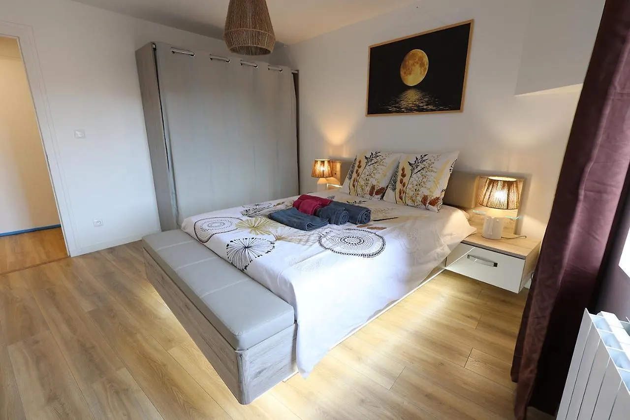 Appartement L'Ambre - 1 A 4P - Wifi Fibre - Parking Gratuit à Pont-dʼAin 0*,